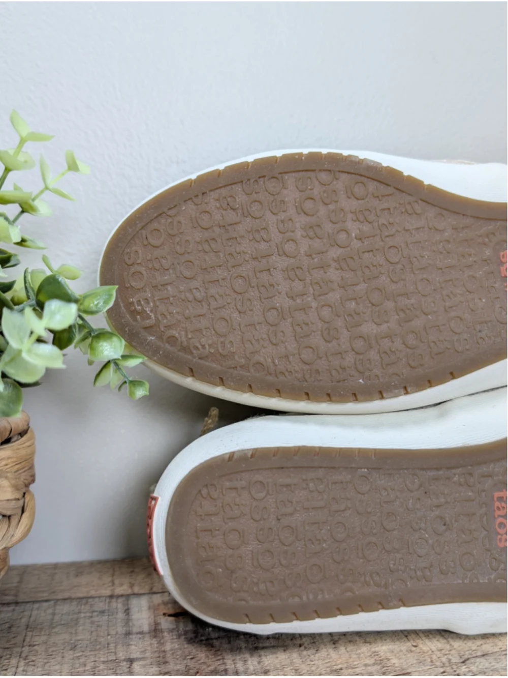 Taos 9.5 Dandy Natural Hemp Slip On Flats Shoes Lightweight Sneakers Cream Beige